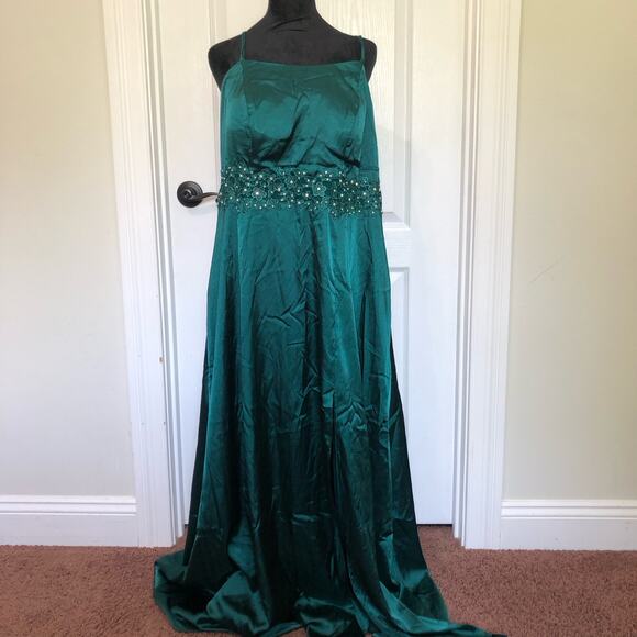 City Studio Womens Gown Size 16W Hunter‎ Green Embellished Satin Spaghetti Strap - Picture 2 of 16